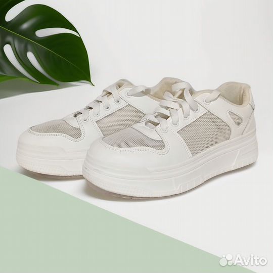Кроссовки белые