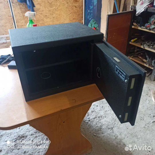 Сейф мебельный