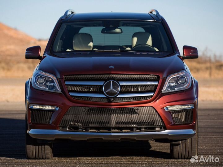 Заглушка переднего бампера Mercedes GL x166 amg