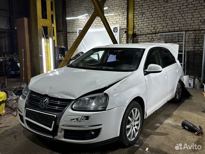 Разбор на запчасти Volkswagen Jetta 5