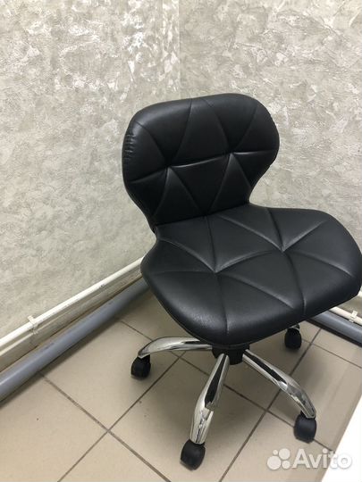 Маникюрный стол