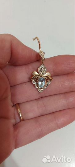 Золотые серьги с бриллиантами