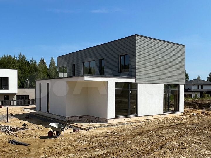 Коттедж 200 м² на участке 12 сот.