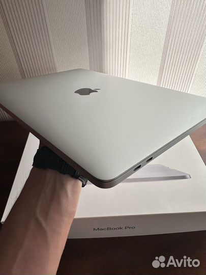 Macbook Pro 13 2019 A1989