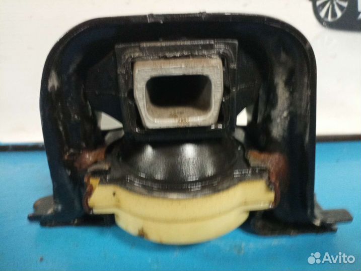 Опора двигателя правая Peugeot 207