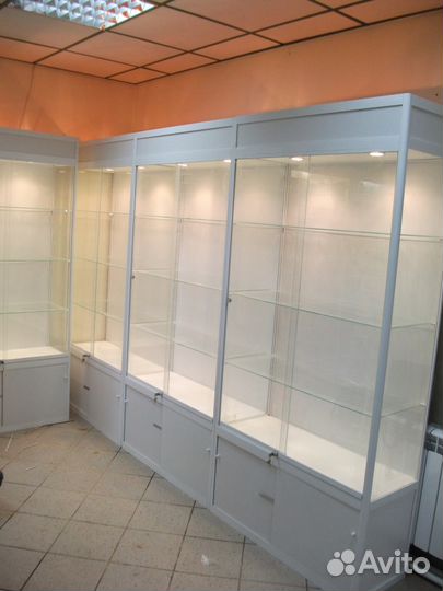 Витрины для магазина оптики