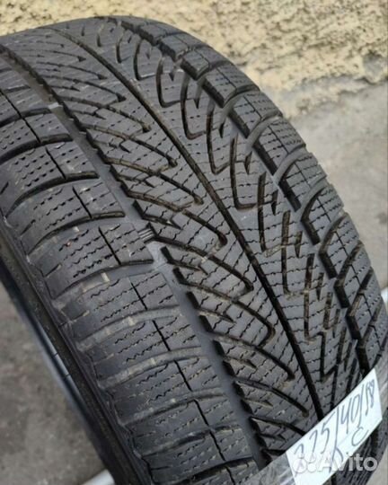 Goodyear UltraGrip 8 Performance 225/40 R18 92V