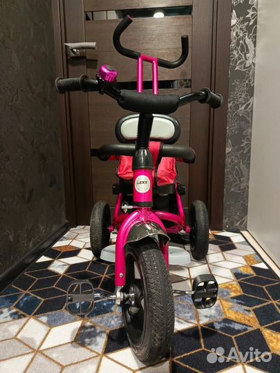 Трехколесный велосипед розовый с ручкой