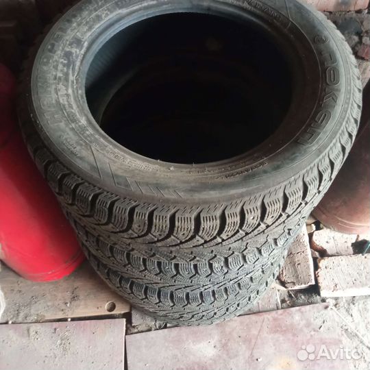 Hankook AH11 215/60 R16