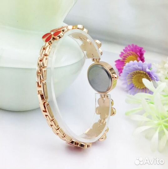 Часы женские на браслете