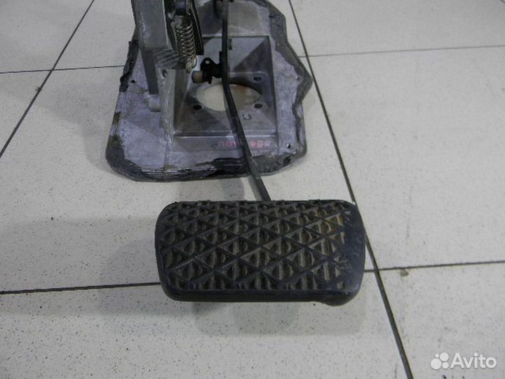 Педаль тормоза Мерседес