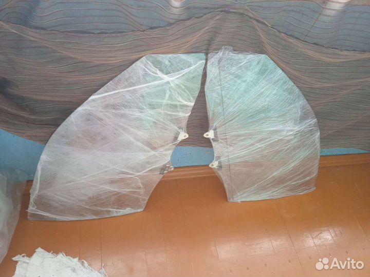 Стекла передние Toyota Sprinter AE-100