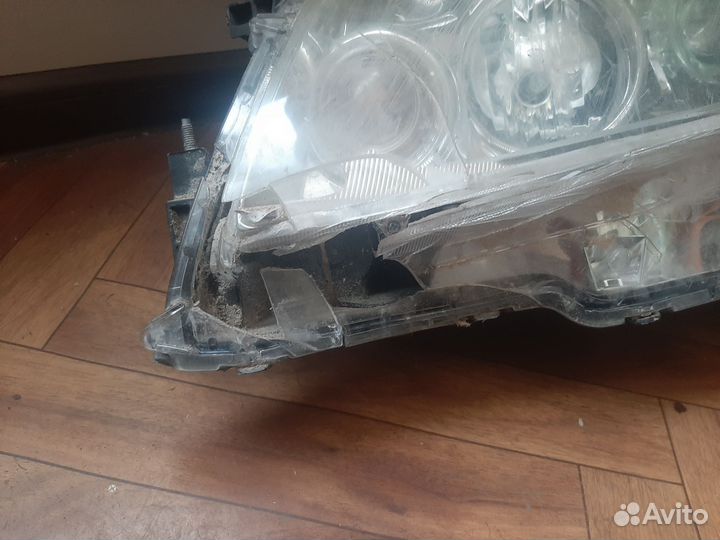 Фары на nissan fuga