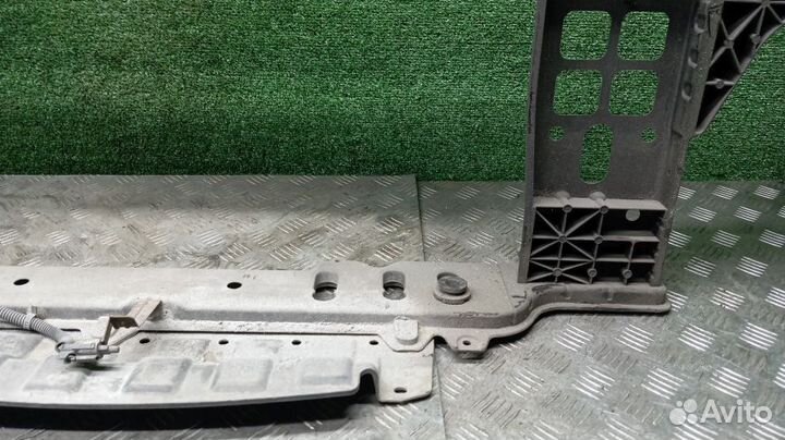 Рамка радиатора Hyundai Veloster