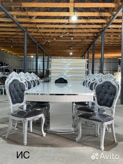 Стол обеденный со стульями