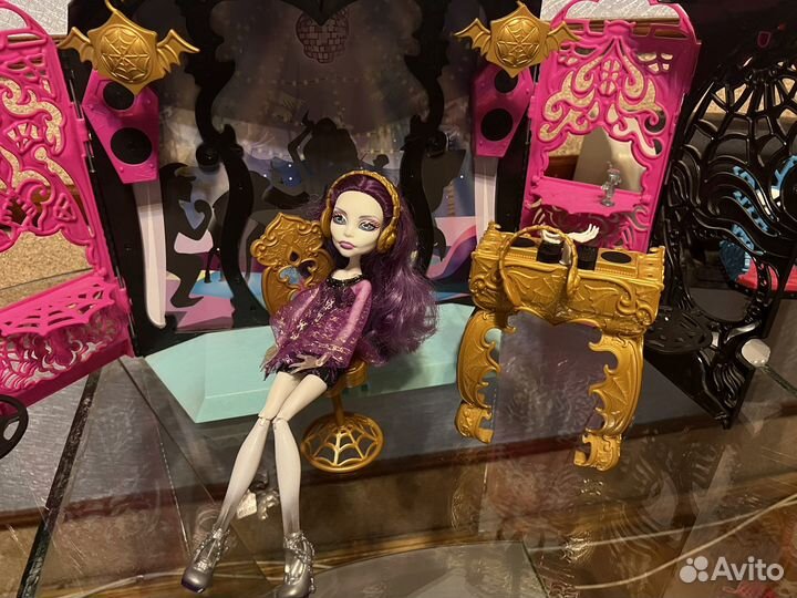 Установка диджея Монстр Хай