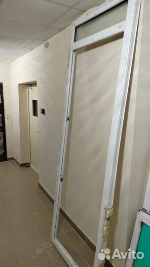 Двери пластиковые со стеклом бу