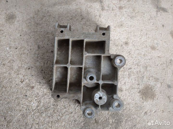 Кронштейн компрессора кондиционера Tagaz C100