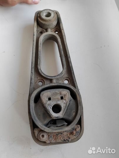 Нижняя Опора двигателя renault duster