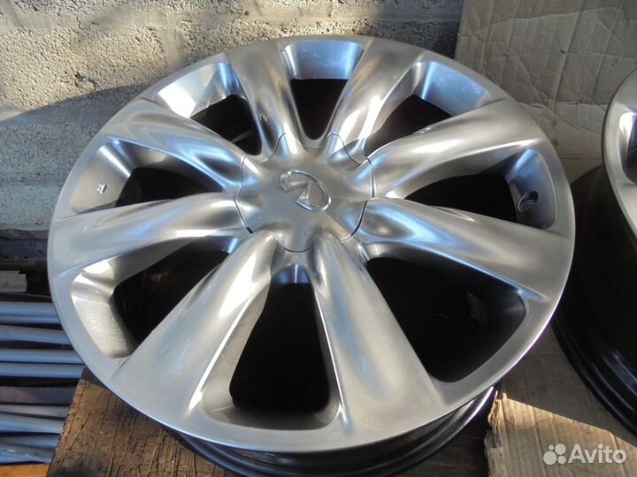 Оригинальные диски Infiniti 8J R20 et 40 5x114.3