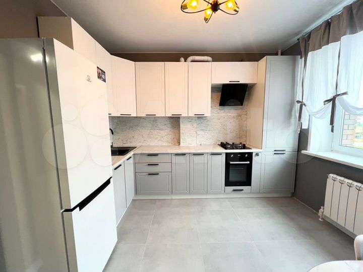 2-к. квартира, 55 м², 2/10 эт.