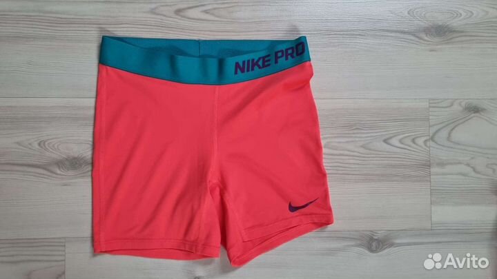 Спортивные шорты