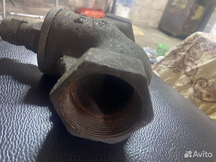 Клапан запорный(вентиль)чугунный