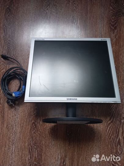 Монитор Samsung