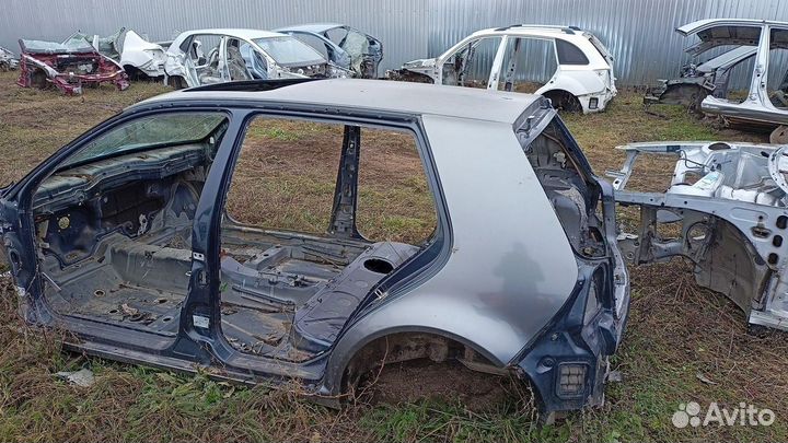 Фольксваген Гольф 4 крыло заднее левое четверть