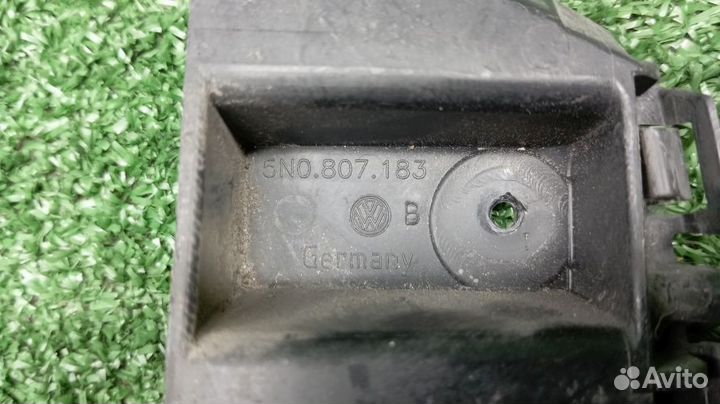 Крепление бампера Volkswagen Tiguan Левое Переднее