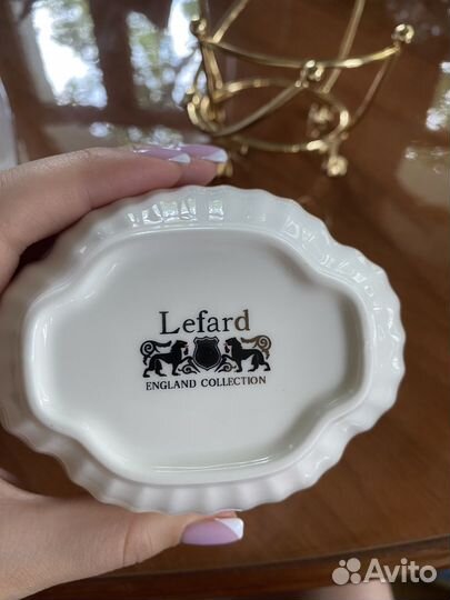 Фарфоровая сахарница