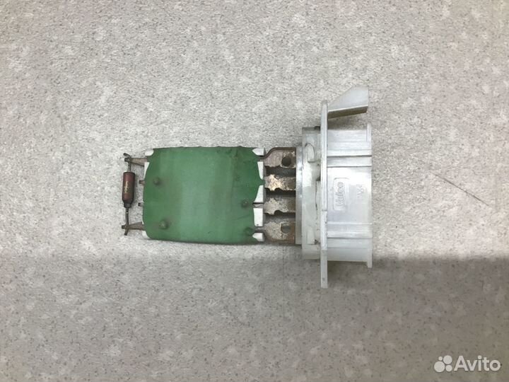 Резистор отопителя Renault Sandero 2009-2014