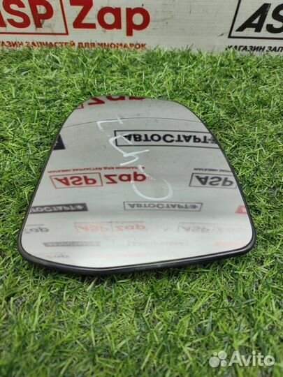 Зеркальный элемент левый Ford Focus CB4 qqdb 2010