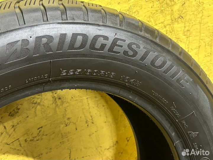 Bridgestone Blizzak LM-001 225/60 R18 104H