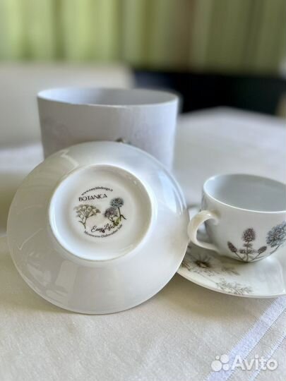 Кофейные чашечки с блюдцами новые