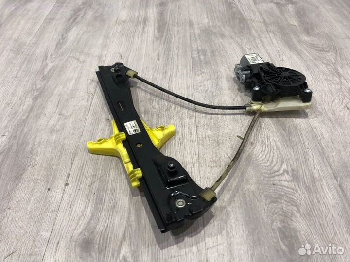 Стеклоподъемник задний левый Volkswagen Polo 5