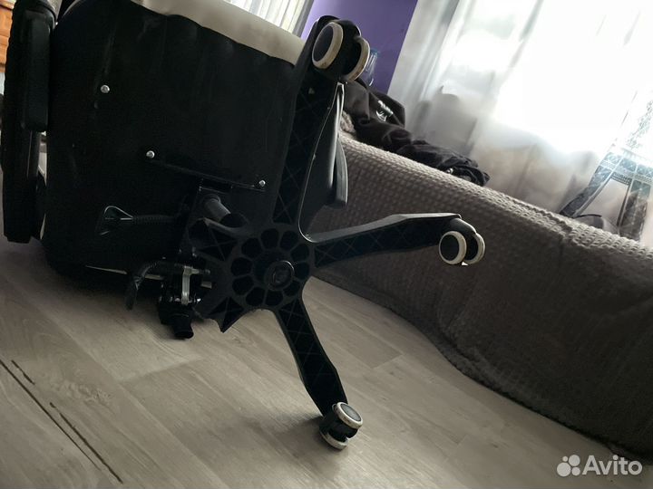 Компьютерное кресло бу (сломана крестовина)