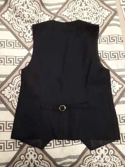 Жилет безрукавка темно-синяя на 7-9 лет