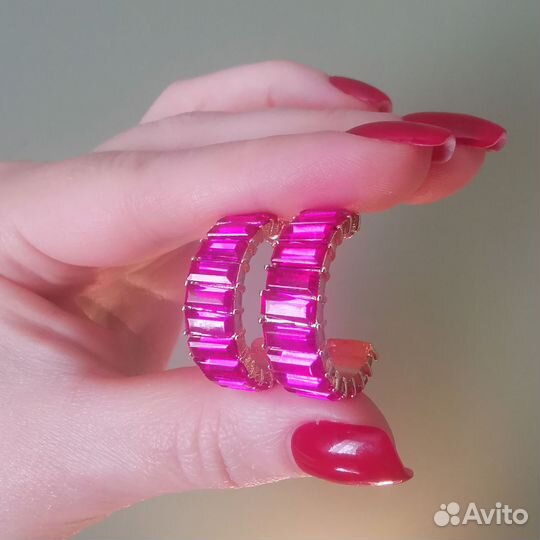 Новые стильные серьги полукольца со стразами