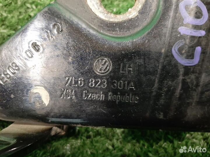 Петля капота левая volkswagen Touareg (7L) 2007