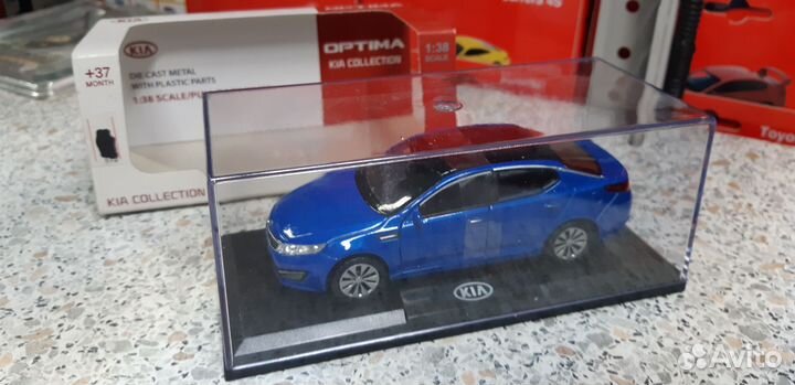 Модель Welly 1:38 Kia Optima 2010