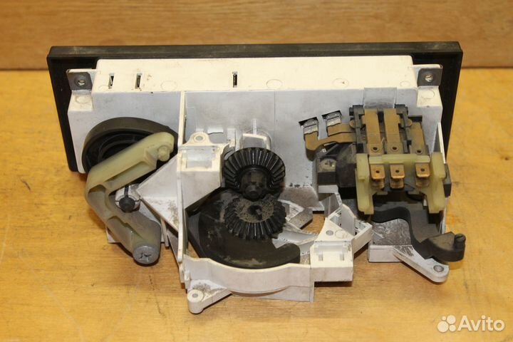 Блок управления печкой Audi 80 b3