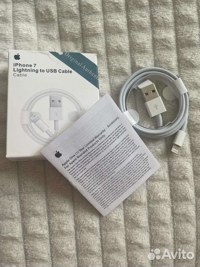 Кабель на iPhone Lighting to USB Cable