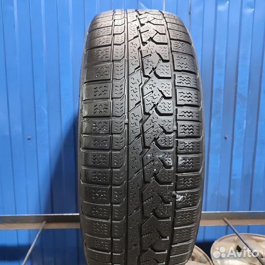 Kumho I'Zen RV Asymmetric 225/65 R17