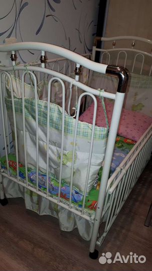 Детская кроватка