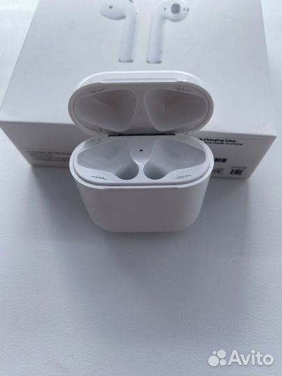 Беспроводные наушники apple airpods