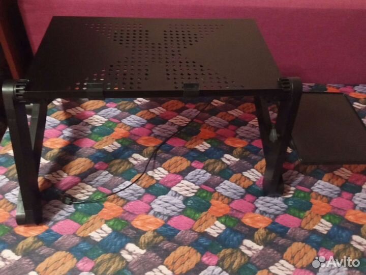 Стол-подставка для ноутбука с кулером