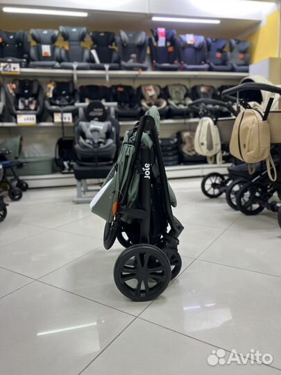 Прогулочная коляска всесезонная joie