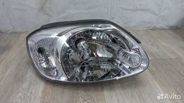 Фара передняя правая Hyundai Accent 3 2007