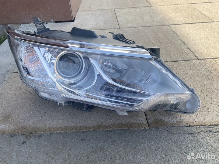 Фары на toyota camry 55